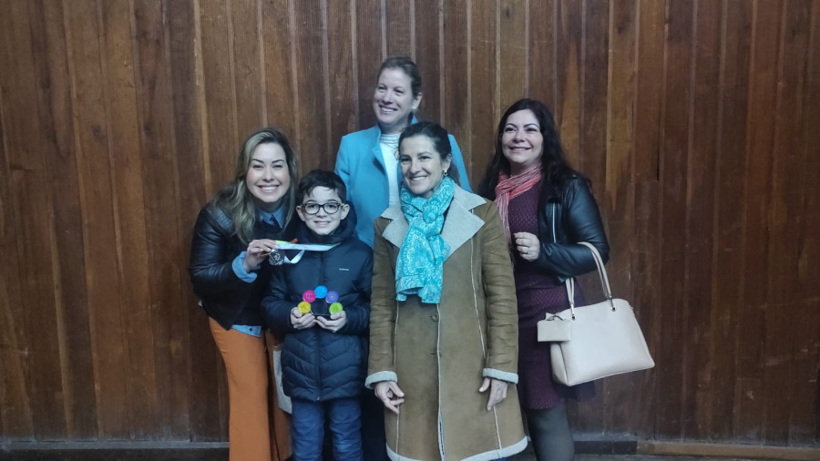 Aluno do Caic do Bairro Novo é medalha de Ouro e Prata na Olimpíada de Matemática  