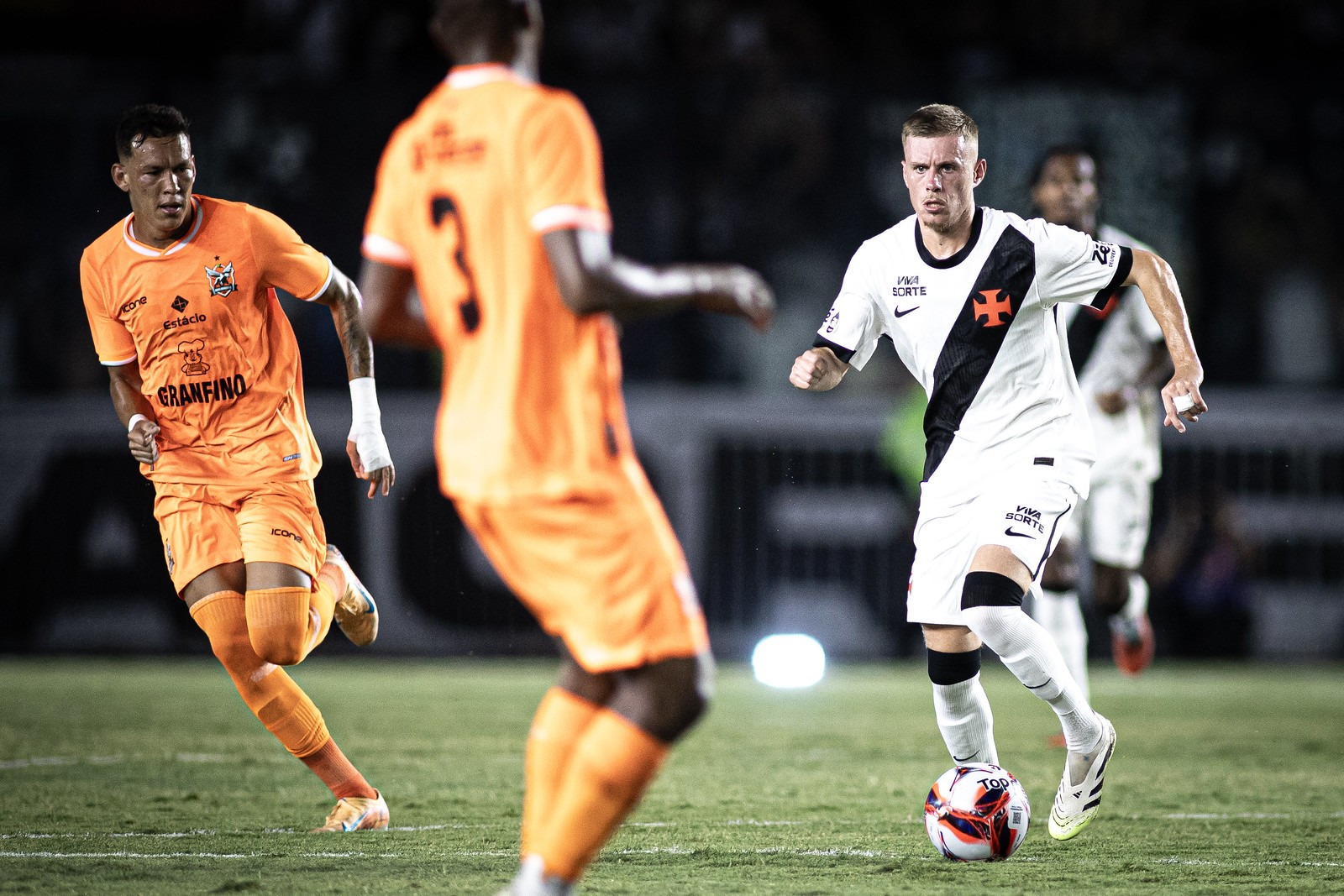 Análise: Reservas do Vasco promovem empate morno com o Nova Iguaçu; Maxime e JP são boas notícias