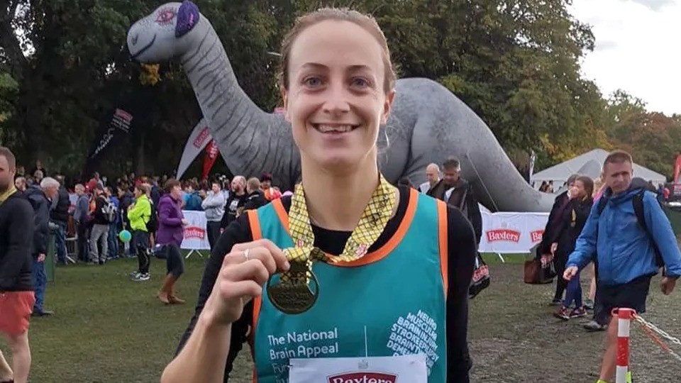 Ex-goleira com passagens por Chelsea e Arsenal morre aos 35 anos após batalha de 11 anos contra tumor cerebral na Inglaterra