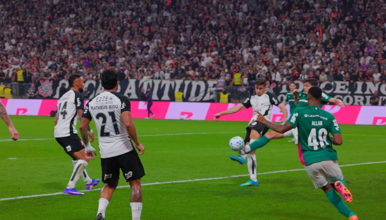 Palmeiras reclama de pênalti não marcado em clássico contra o Corinthians: 'Por que o VAR não recomendou?'