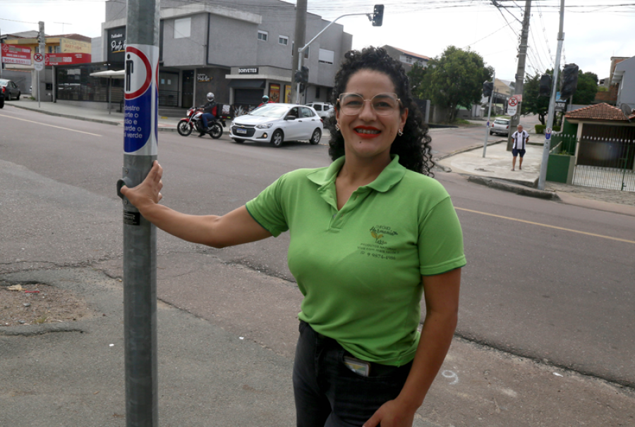 Pedido pela comunidade, semáforo começa a operar no Sítio Cercado