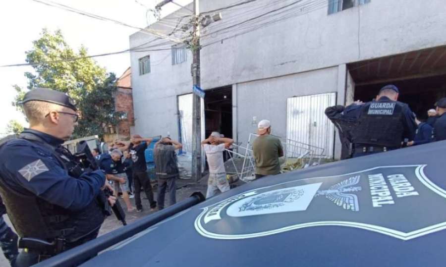 Combate ao furto de cabos resulta em 61 prisões e interdita 17 estabelecimentos em Curitiba